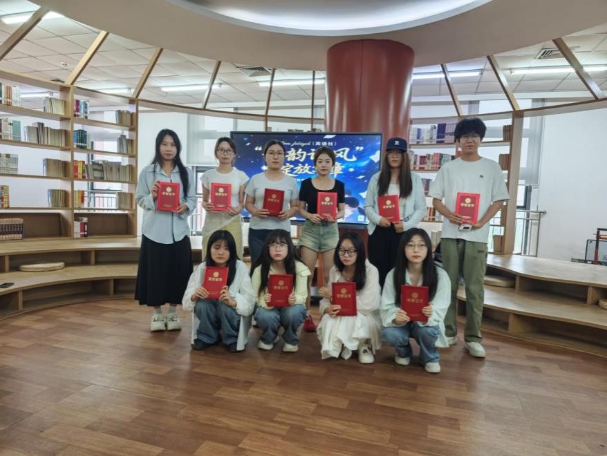 馆内新闻║当古韵邂逅英文:一场别开生面的文化对话